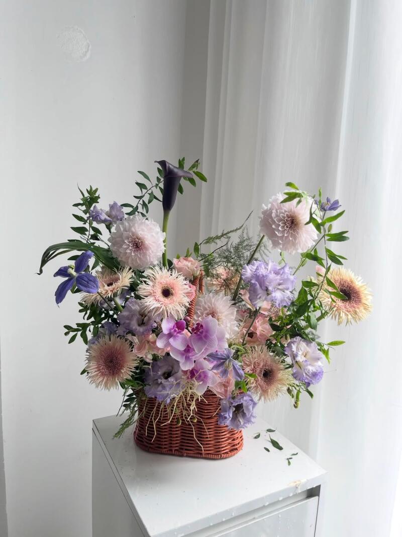 Giỏ Thược Dược Pastel Mix Lan Hồ Điệp