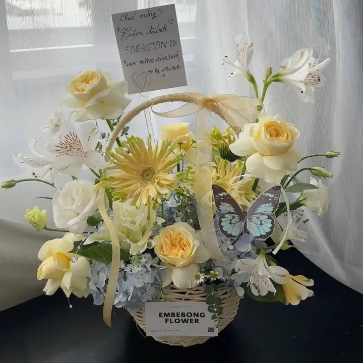 Cream Yellow & Blue Hydrangea Basket — photo 2