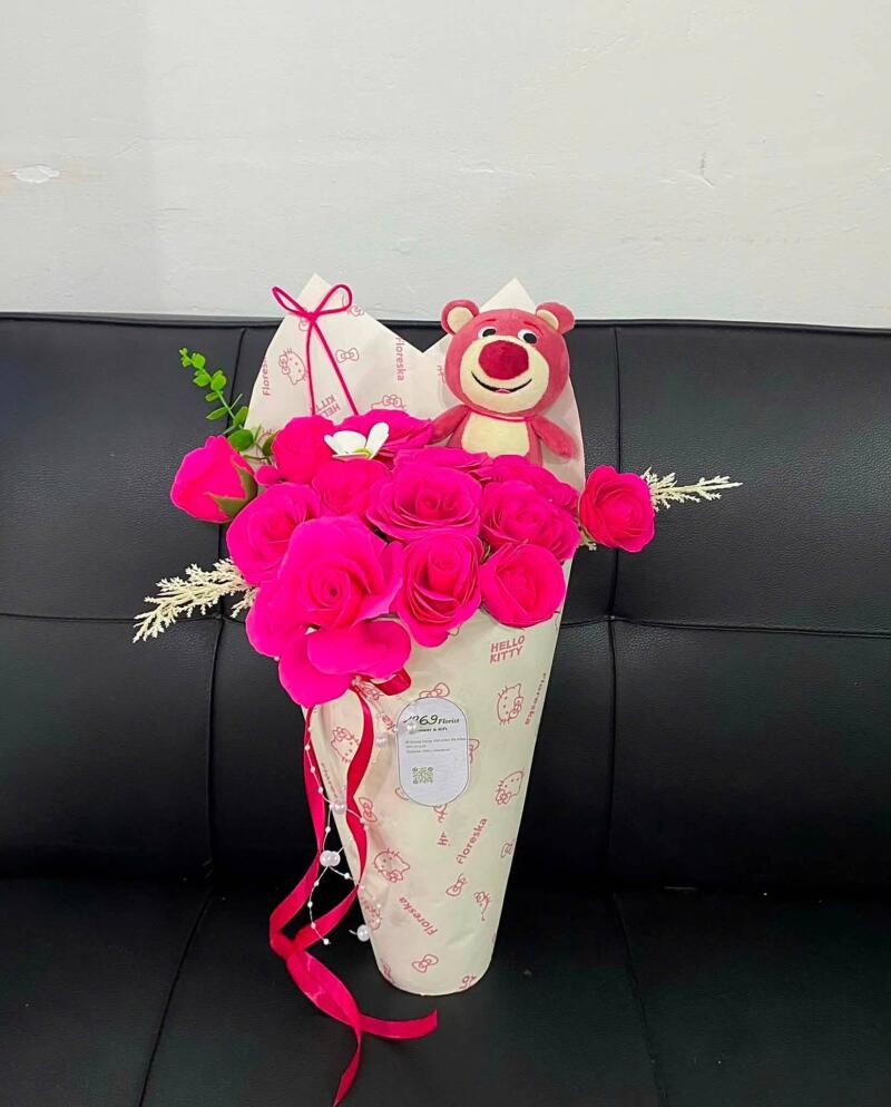 Bó Hoa Hồng Sáp Hồng Đậm Gấu Dâu