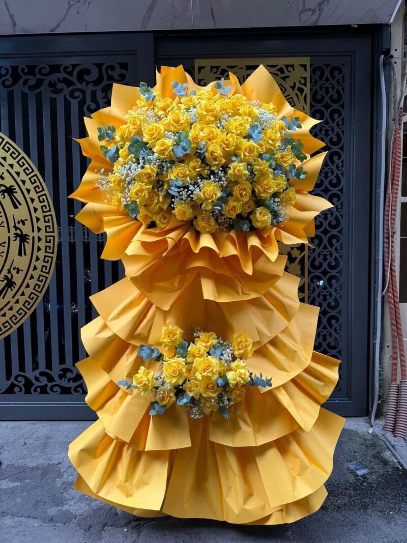 Kệ Hoa Khai Trương Vàng Giấy Xếp Cánh