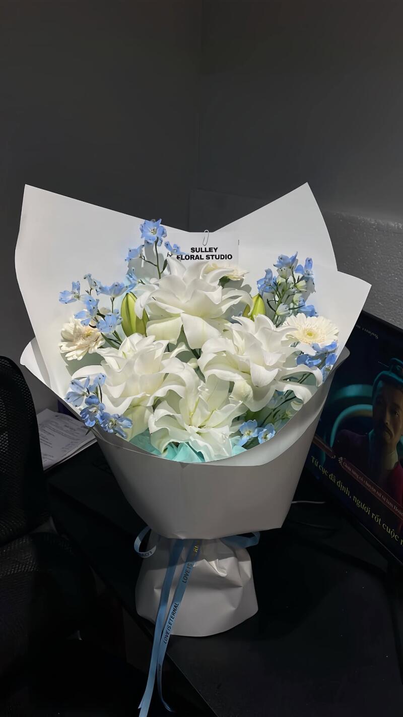 Bó Ly Trắng Mix Phi Yến Xanh