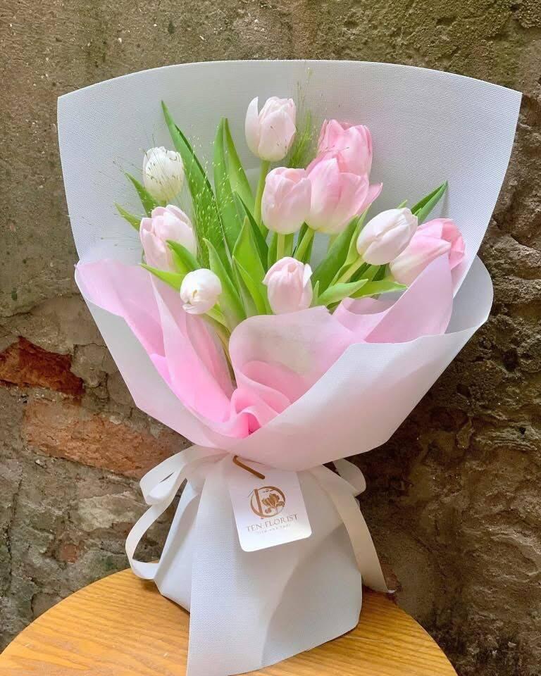 Bó Hoa Tulip Hồng Trắng Tinh Khôi