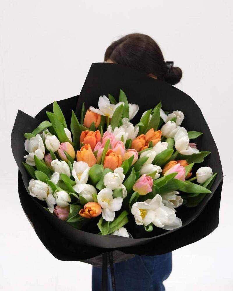 Mâm Tulip Ba Màu Rực Rỡ