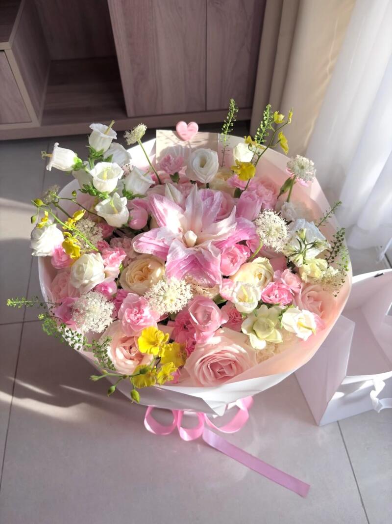 Bó Ly Kép Hồng Mix Hoa Chuông Trắng — ảnh 2