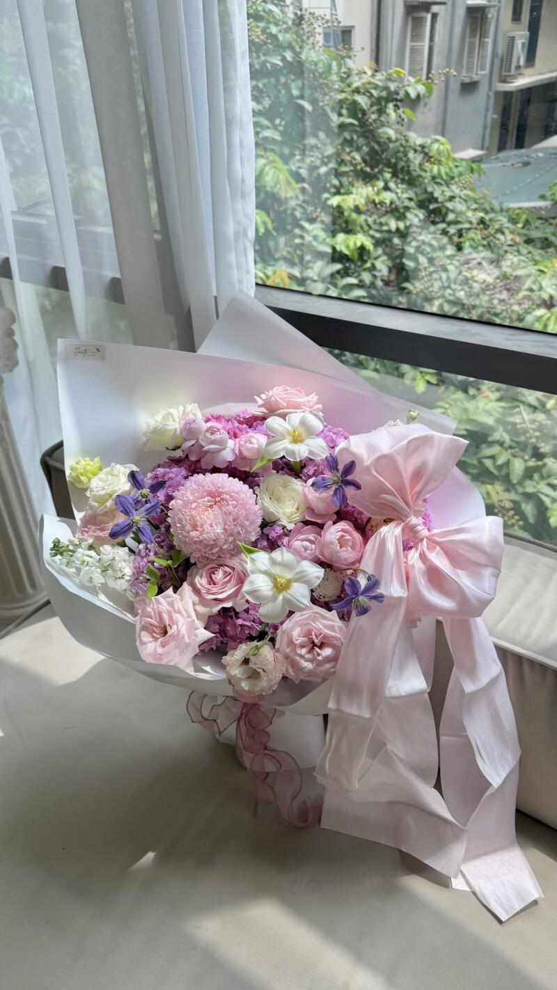 Bó Cúc Mẫu Đơn Hồng Mix Violet Tím Nơ Lụa Lớn