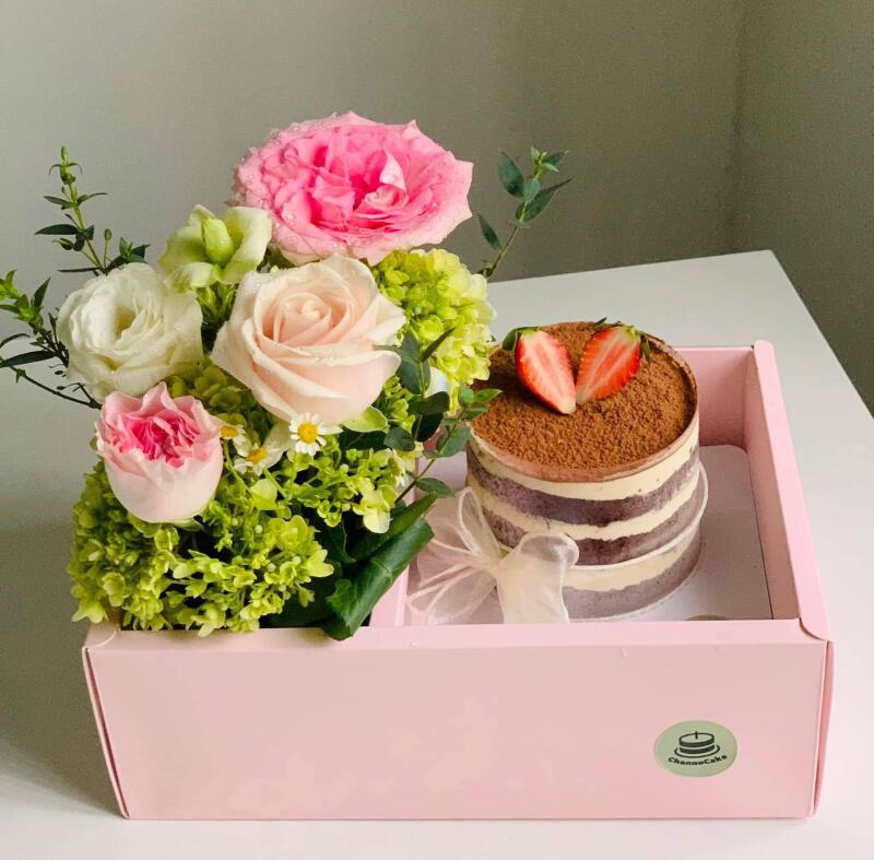 Set Quà Hoa Bánh Tiramisu Dâu