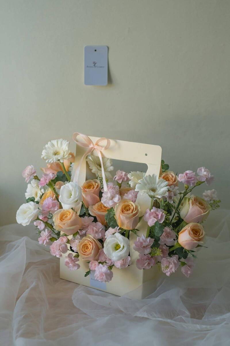 Giỏ Hoa Cam Đào Pastel Xách Tay
