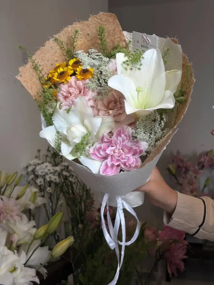 White Lily & Mini Sunflower Bouquet