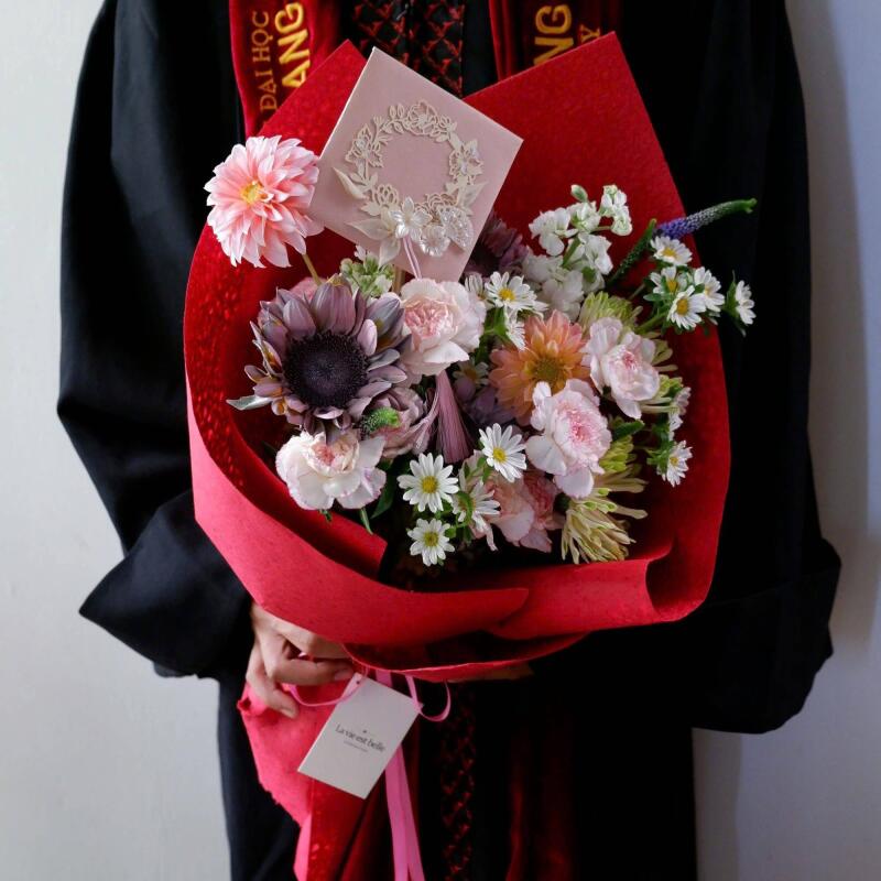 Bó Tốt Nghiệp Vintage Đỏ Nhung