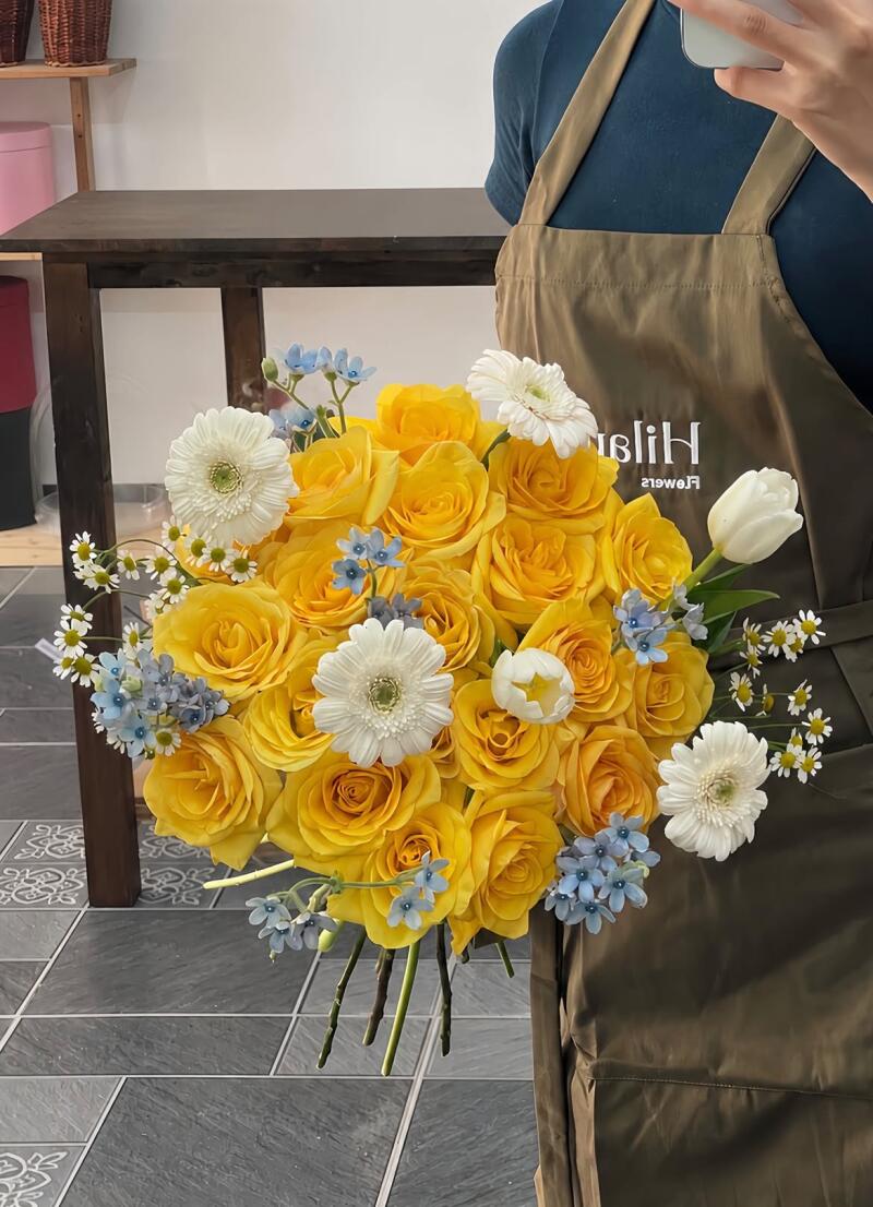 Bó Hồng Vàng Mix Tulip Trắng — ảnh 4