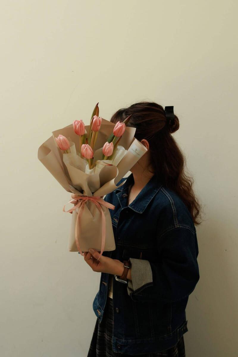 Bó 7 Tulip Hồng Thầm Thương