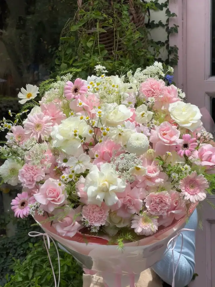 Pastel Rose & White Tanacetum Daisy Bouquet — photo 2