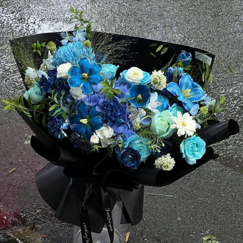 Bó Hoa Xanh Dương Tulip Cúc Mẫu Đơn
