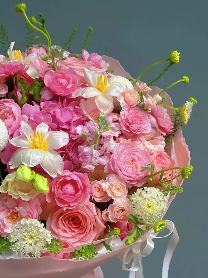 Pink Garden Rose & Hydrangea Bouquet — photo 2