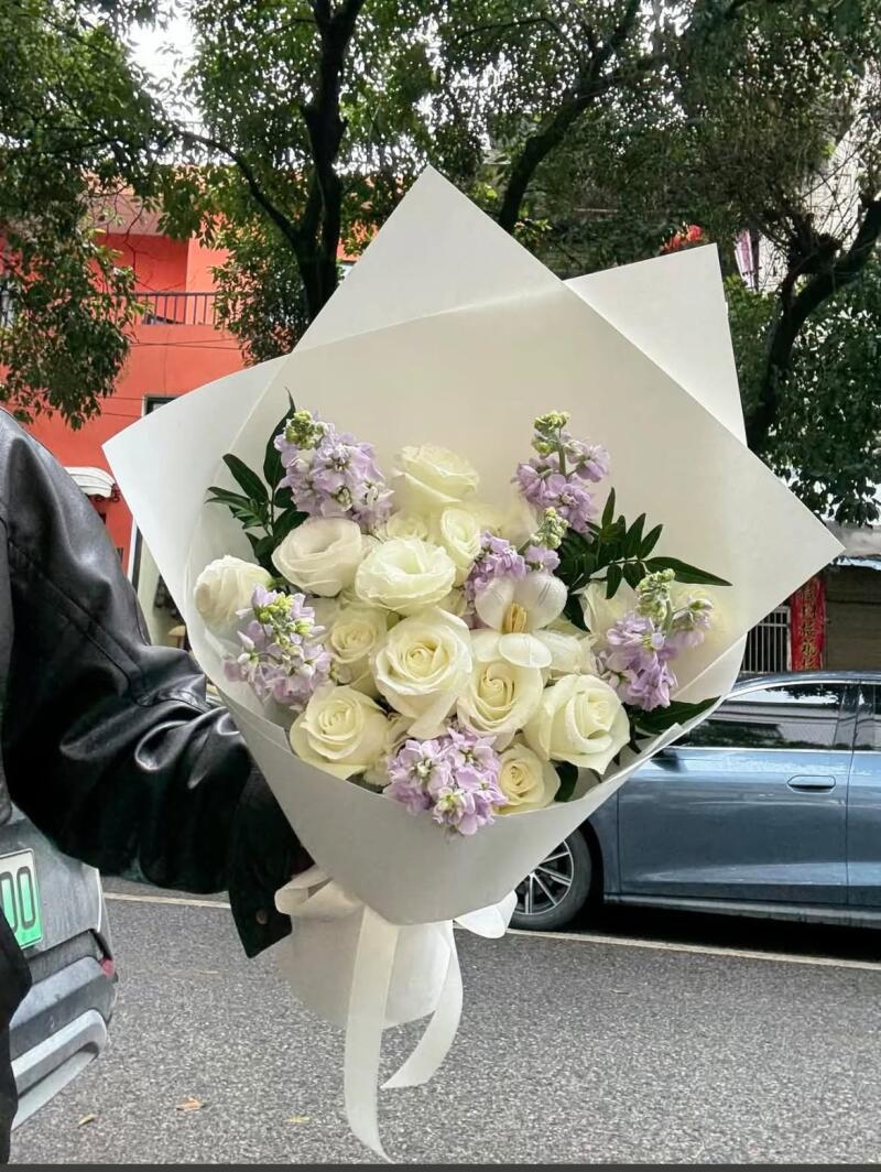Bó Hồng Trắng Mix Phi Yến Tím — ảnh 2