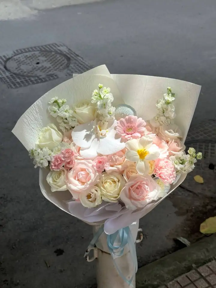 White Rose & Phalaenopsis Orchid Bouquet in Powder White — photo 3