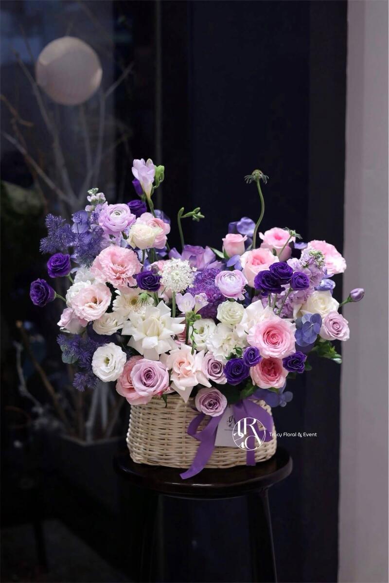 Giỏ Hoa Tím Hồng Thương Mến