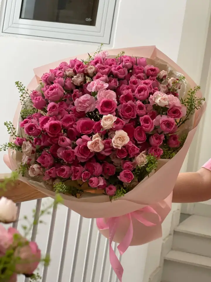 Hot Pink Spray Rose & Carnation Bouquet — photo 4