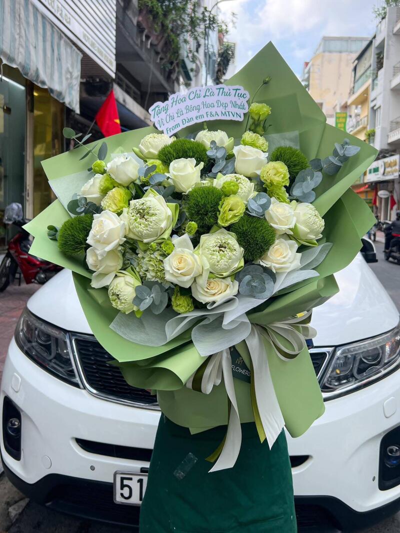 Bó Sen Trắng Hồng Kem Thanh Quý