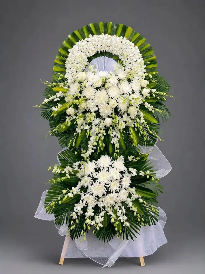 White Chrysanthemum Funeral Wreath with Areca Leaf Trim