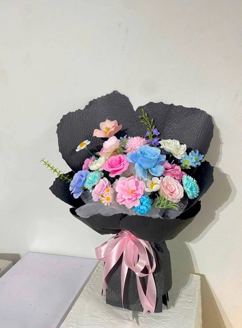 Bó Hoa Sáp Pastel Giấy Đen Cá Tính