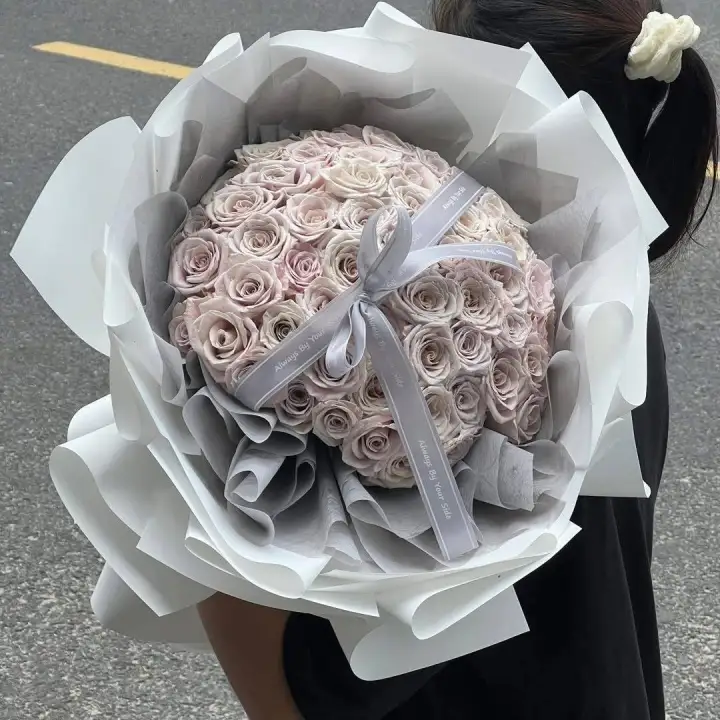 50 Quicksand Smoky Grey Rose Bouquet