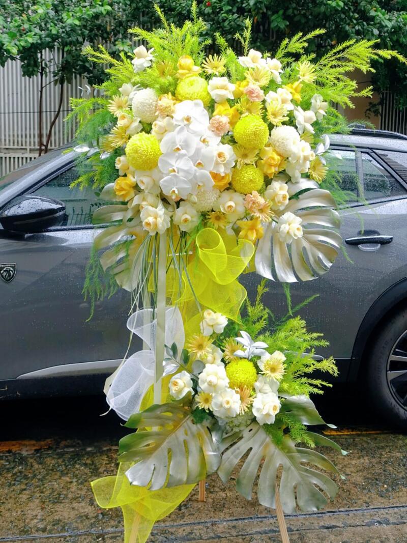 Kệ Hoa Chúc Mừng Vàng Chanh Lan Hồ Điệp