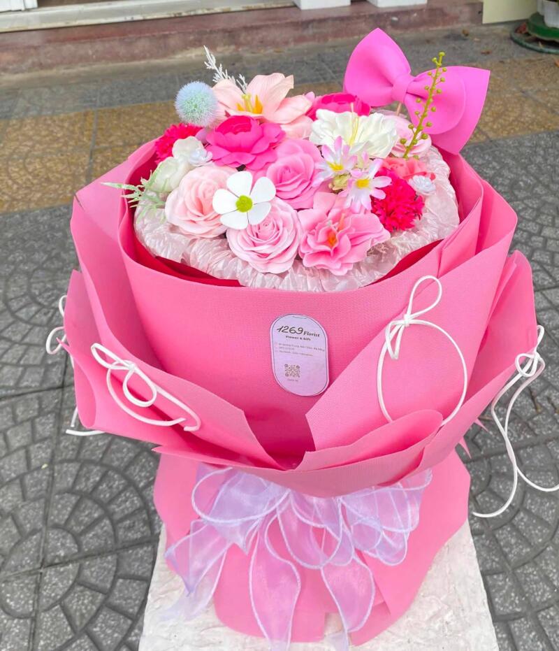 Bó Hoa Sáp Hồng Rực Nơ Xinh