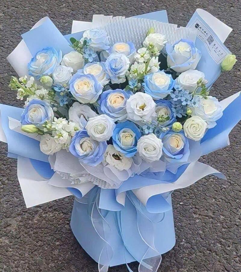 Bó Hoa Hồng Xanh Trắng Thanh Khiết