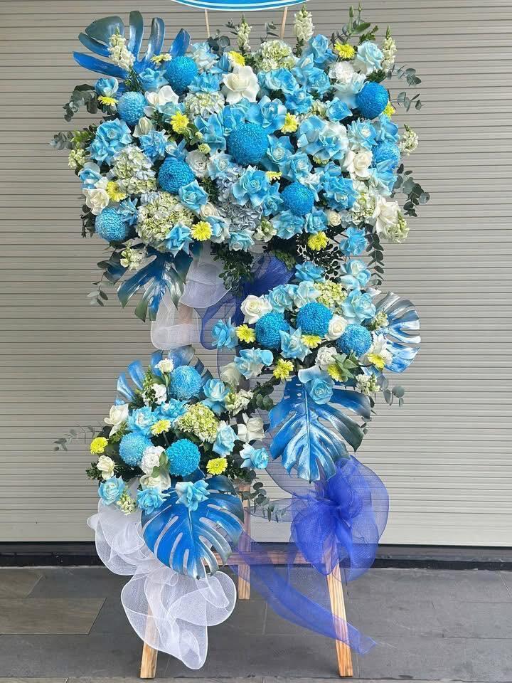 Kệ Hoa Khai Trương Xanh Dương Voan Trắng