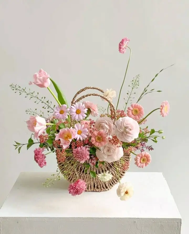 Spring Sunshine Peach Basket