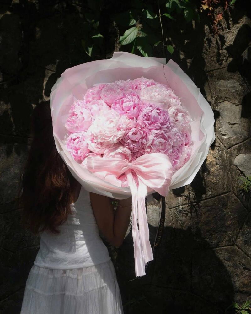 Bó Hoa Mẫu Đơn Hồng Pastel Khổng Lồ