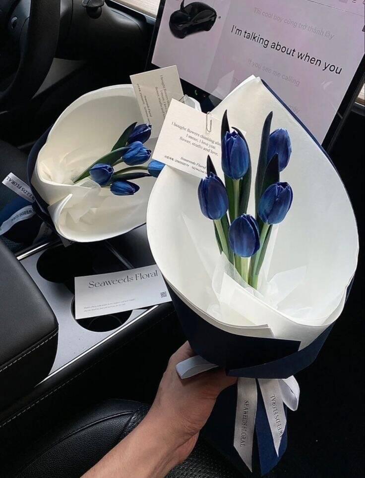 Bó Tulip Xanh Navy Biển Đêm