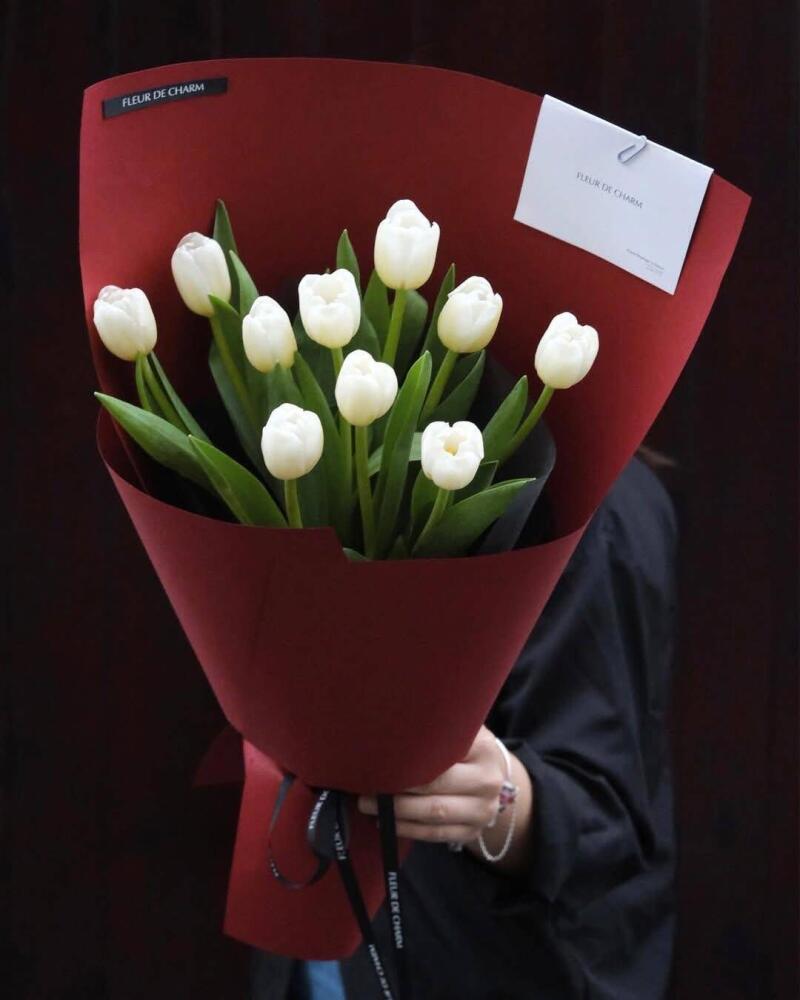 Bó Tulip Trắng Lời Chúc An Lành