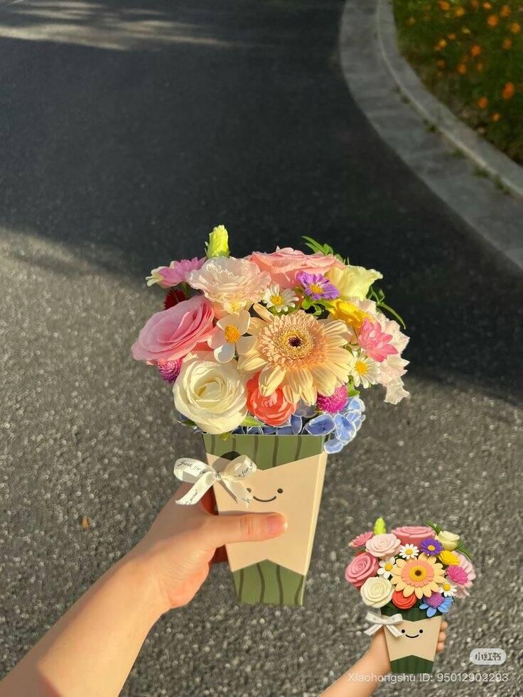 Hộp Hoa Mặt Cười Just For You