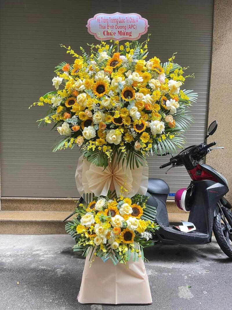 Kệ Hoa Chúc Mừng Hướng Dương Vàng Kem