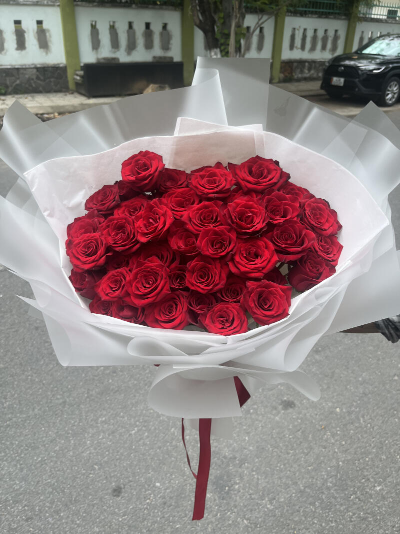 Bó Hồng Đỏ Cỡ Lớn Gói Trắng — ảnh 2