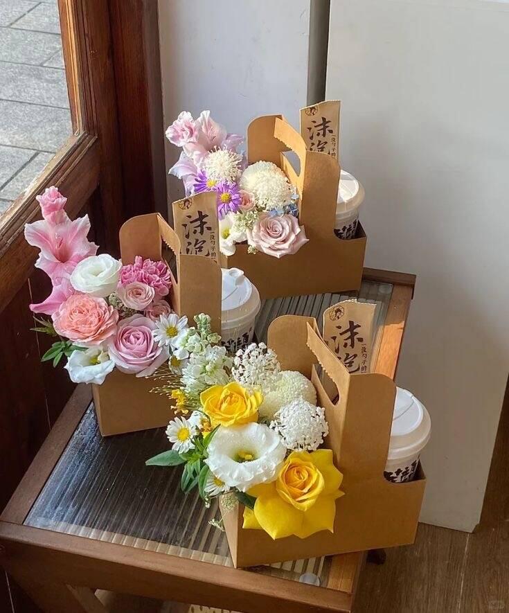 Hộp Quà Hoa & Trà Chiều