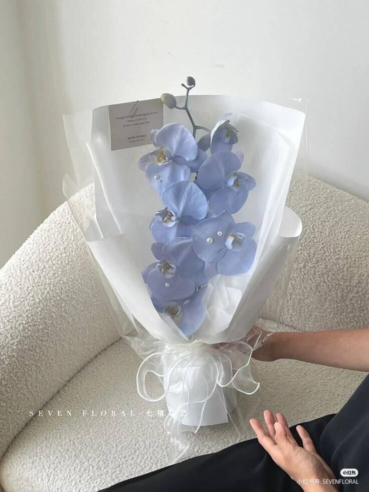 Bó Lan Hồ Điệp Xanh Đính Ngọc