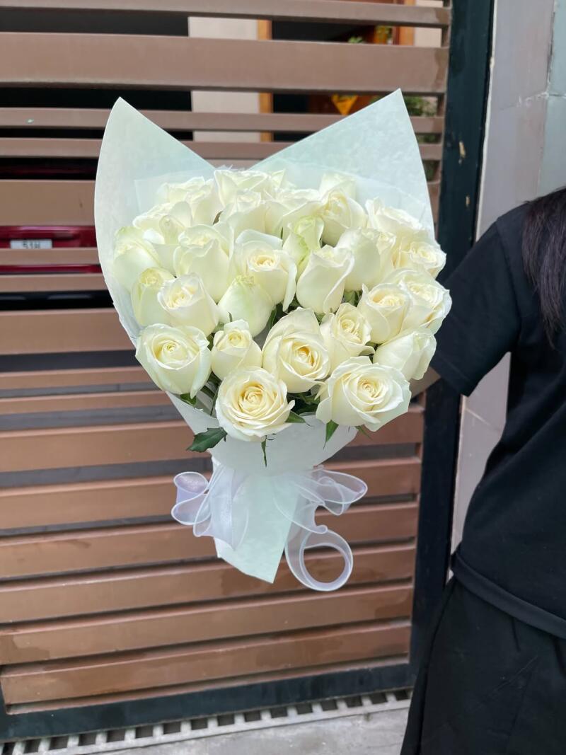 Bó Hồng Trắng Cổ Điển — ảnh 2