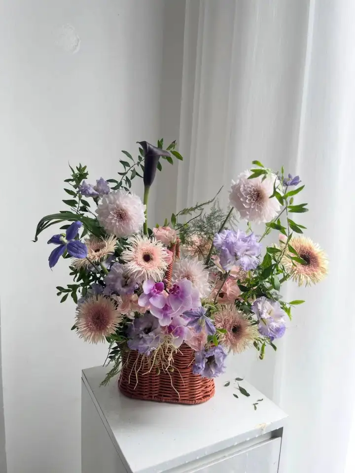 Pastel Dahlia & Phalaenopsis Orchid Basket — photo 2