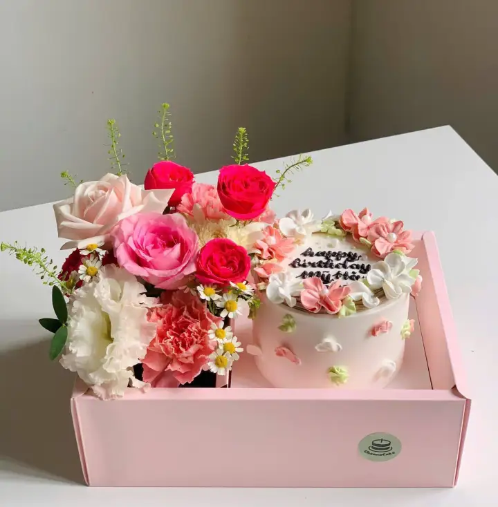 Buttercream Flower Cake & Bouquet Gift Set