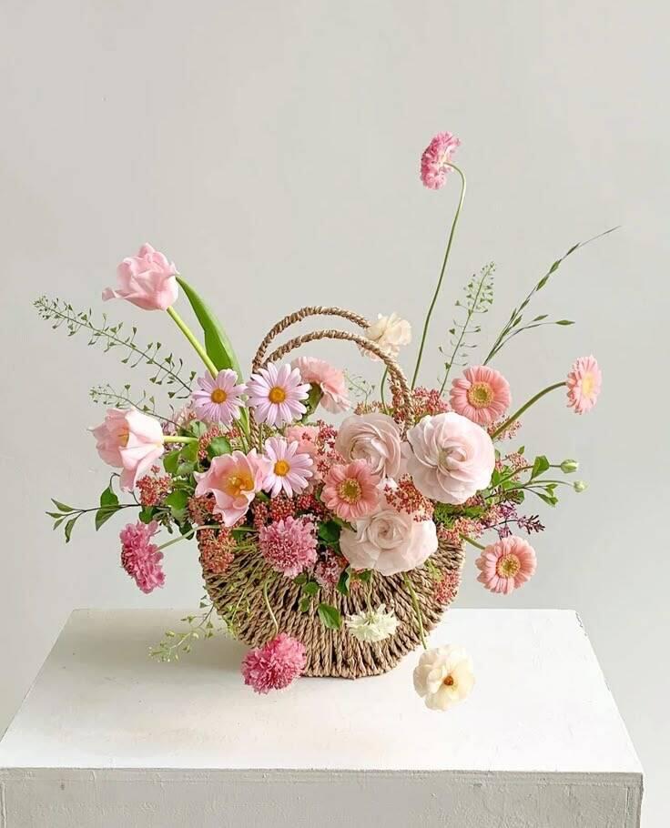 Giỏ Hoa Đào Nắng Xuân