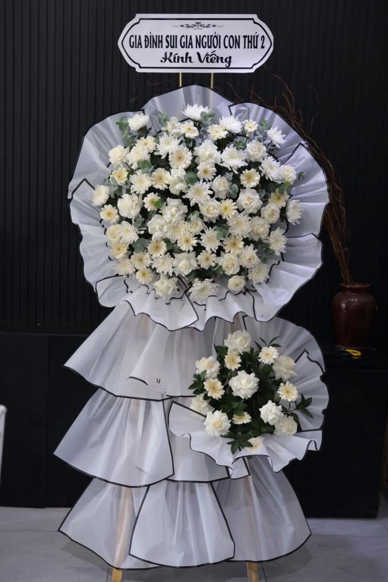 Kệ Hoa Tang Lễ Trắng Viền Đen Xếp Tầng