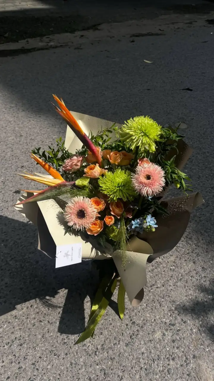 Bird of Paradise & Green Daisy Bouquet in Orange-Brown Tones