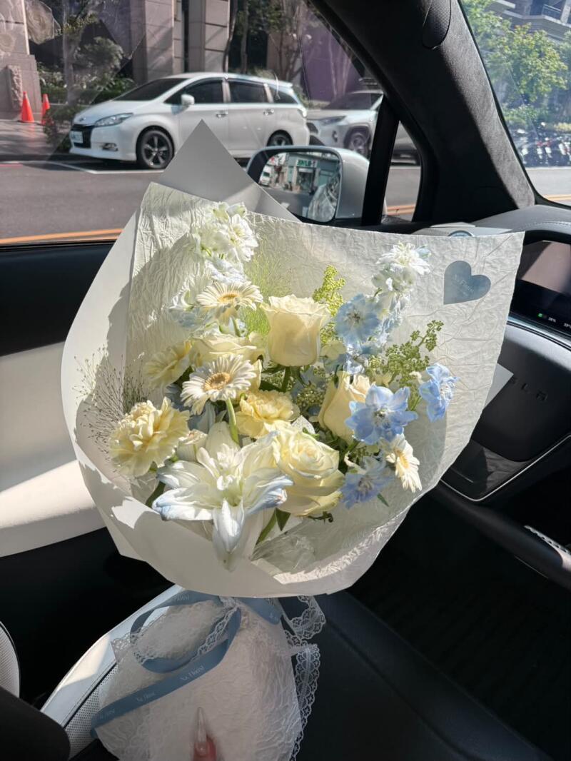 Bó Hoa Trắng Mix Phi Yến Xanh — ảnh 3