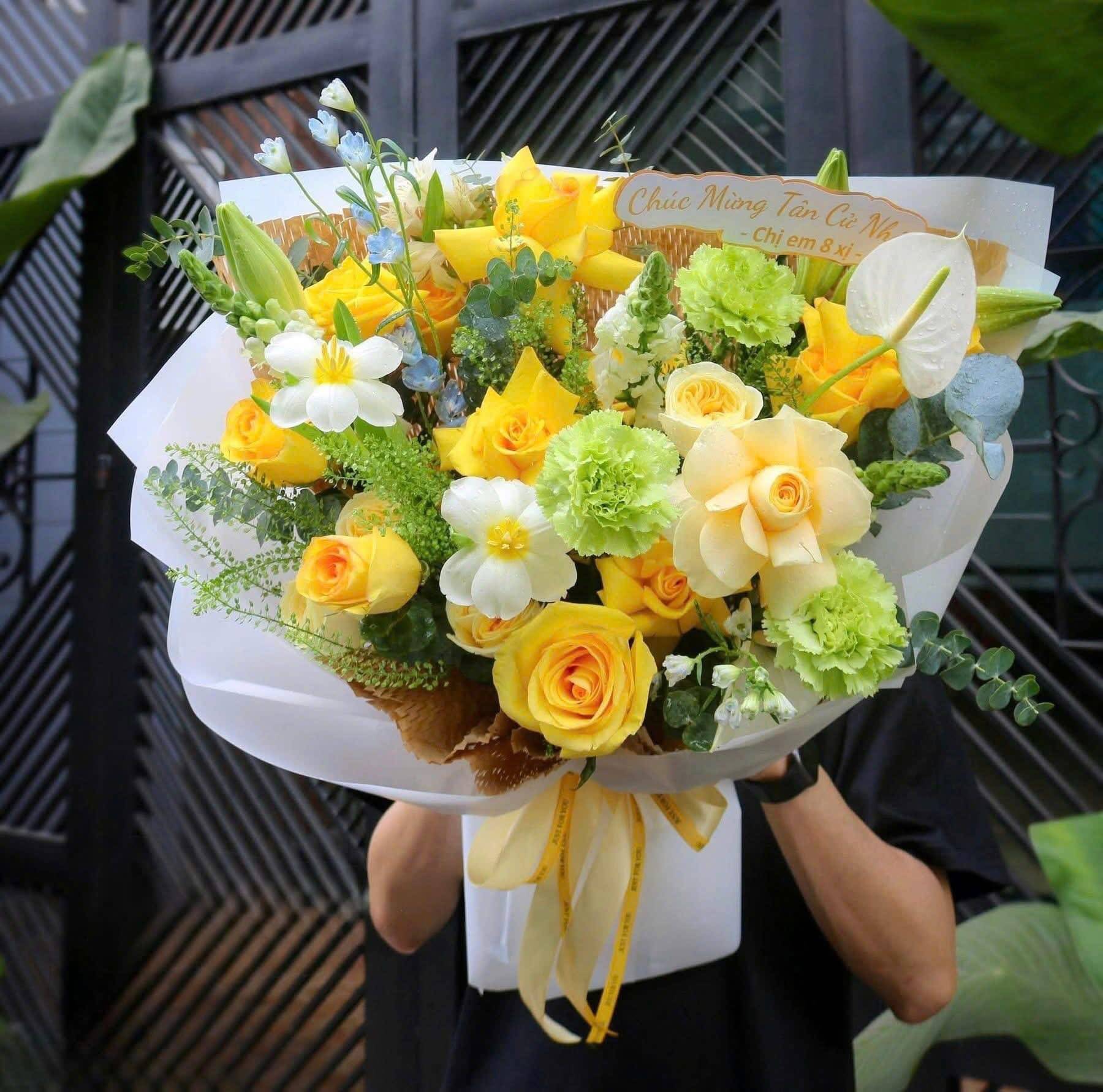 Bó Hoa Vàng Chúc Mừng Tốt Nghiệp