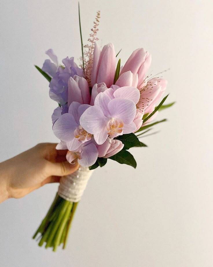 Bó Cưới Tulip Lan Hồng Tím