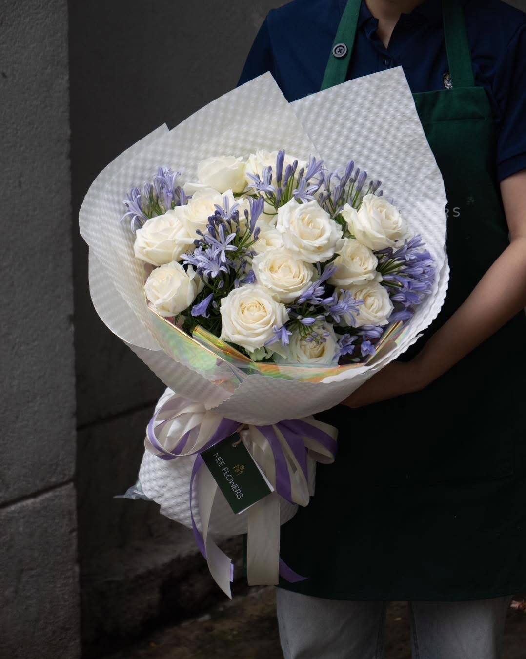 Bó Hồng Trắng Thanh Anh Xanh