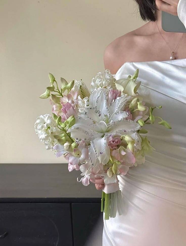 Bó Cưới Ly Trắng Đính Đá